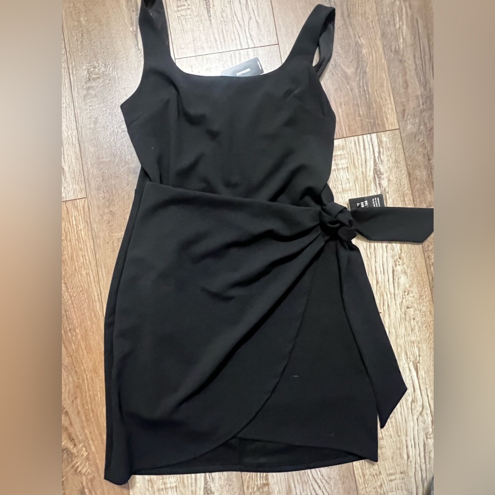 Express black dress size M Still with tags - Picture 4 of 4